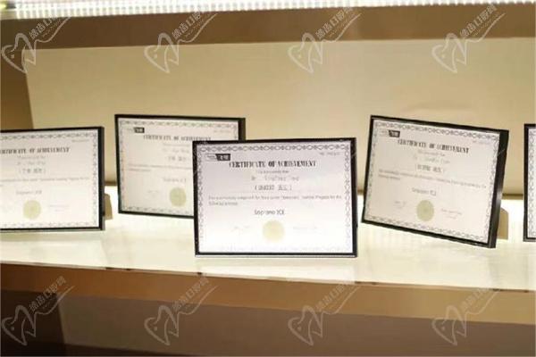 易朝華能打少女注射好嗎