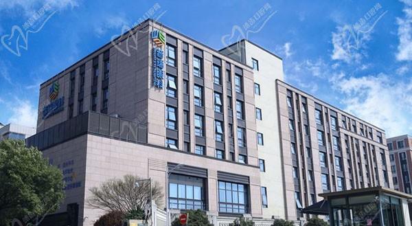 上海普瑞眼科醫(yī)院收費(fèi)貴嗎？從價(jià)格表中看白內(nèi)障-近視手術(shù)不貴