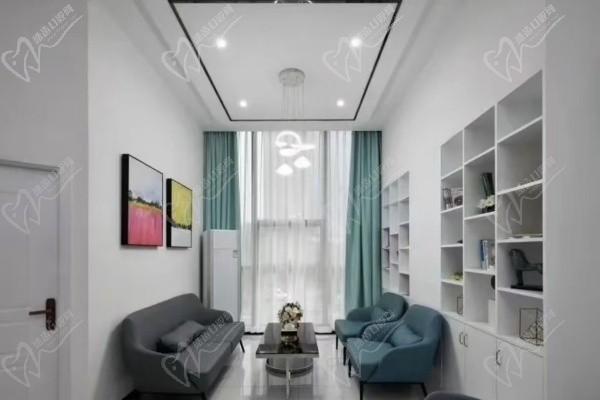 青海海東趙有紅口腔門(mén)診部