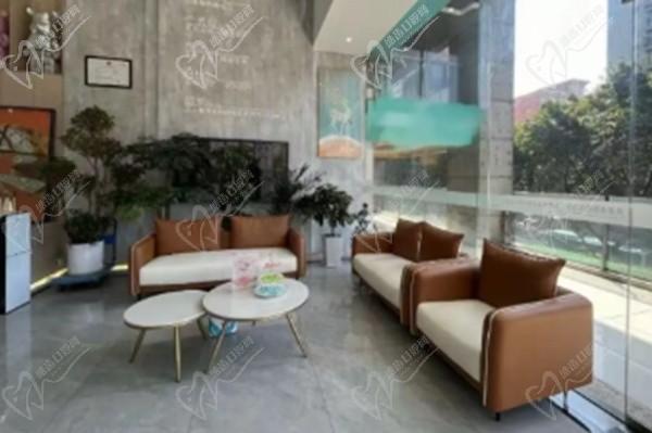 重慶萊恩醫(yī)療美容門(mén)診休息區(qū)